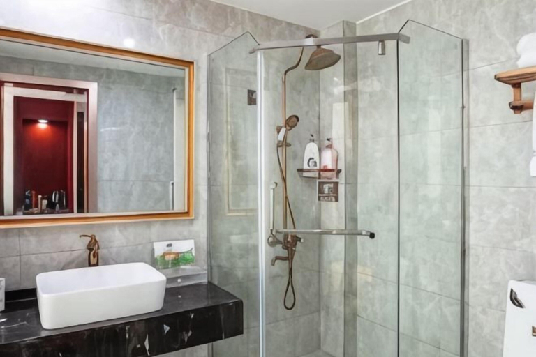 Bathroom, Changshou Hotel, Yueyang
