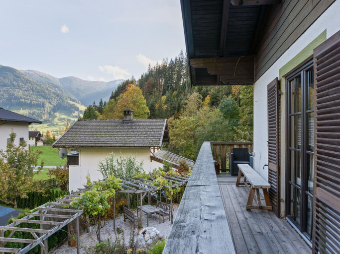Exterior & Views 1, Chalet in Leogang near Ski Slopes, Zell am See
