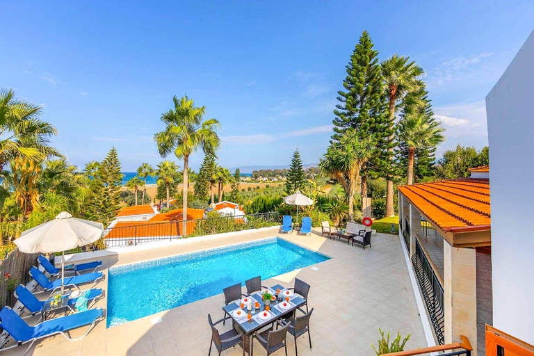 Others 4, Villa Antigoni