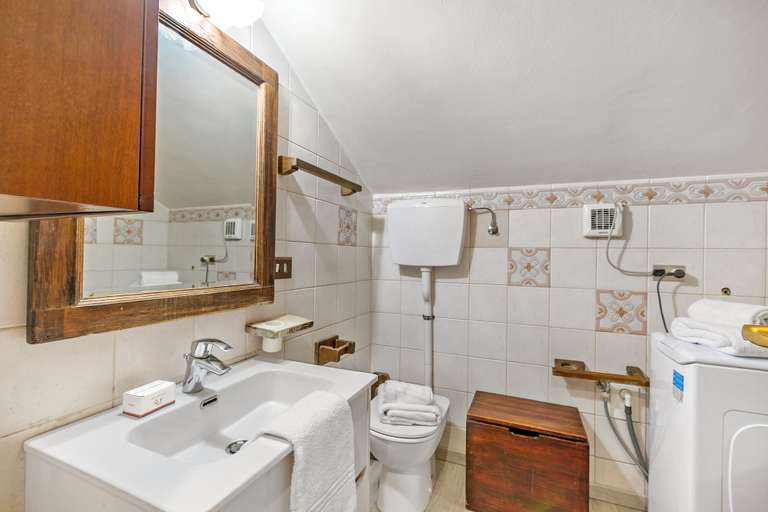Bathroom 5, Champlas Suite, Torino