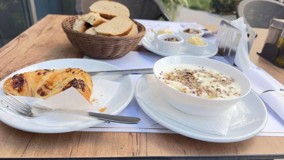 Food & Drinks, PIN Apartments - 3 Min to Skanderbeg, Tiranës