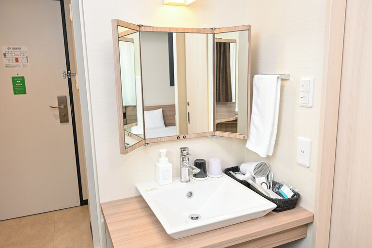 Bathroom 4, Sanco Inn Grande Tokyo Hamamatsucho, Minato
