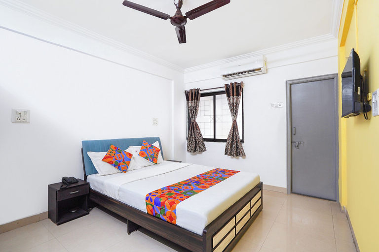 Room 5, Fabhotel Ateethi Residency, Pune