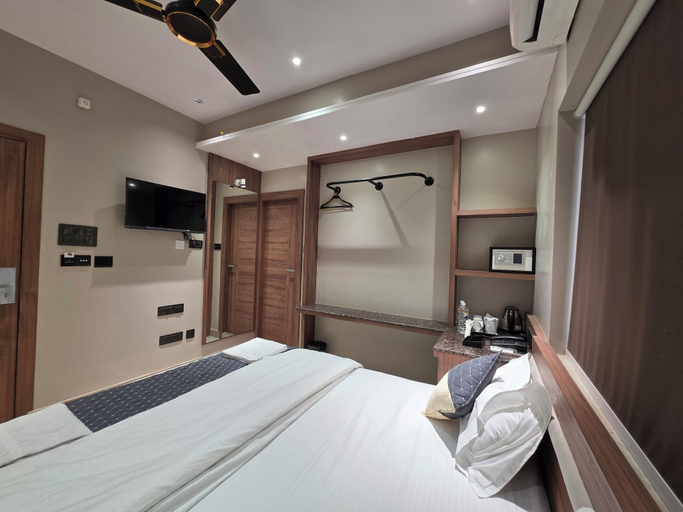 Room 3, The Bay Suites - NIS, North 24 Parganas