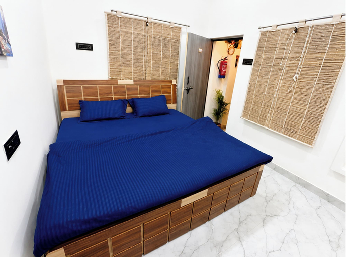 Room 4, Hotel Rainbow Comfort Stay, Varanasi
