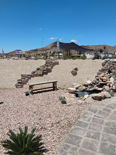 4, BV MOTEL, Clark