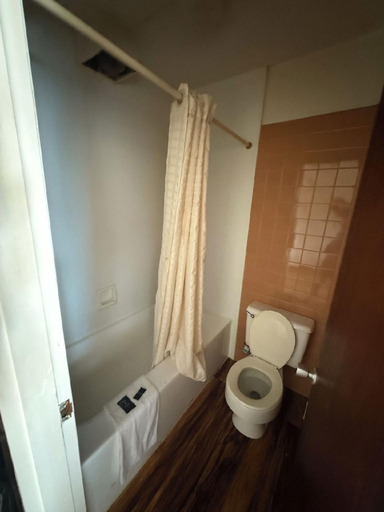 Bathroom 3, ECONOMY INN, Saint Clair