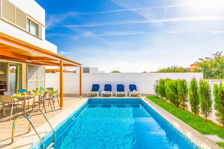 Others 5, Villa Melody, Baleares
