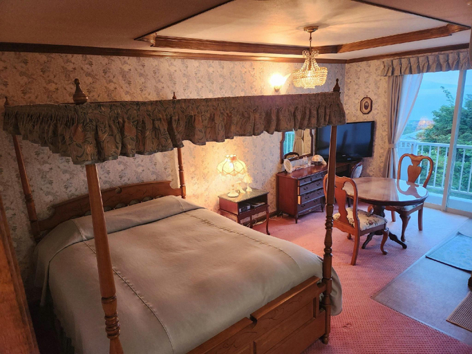 Bedroom 3, White Princess, Itō