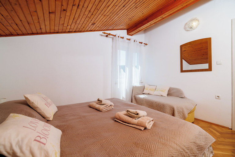 Bedroom 5, Apartments D. Matahlija, Lopar/Supetarska Draga