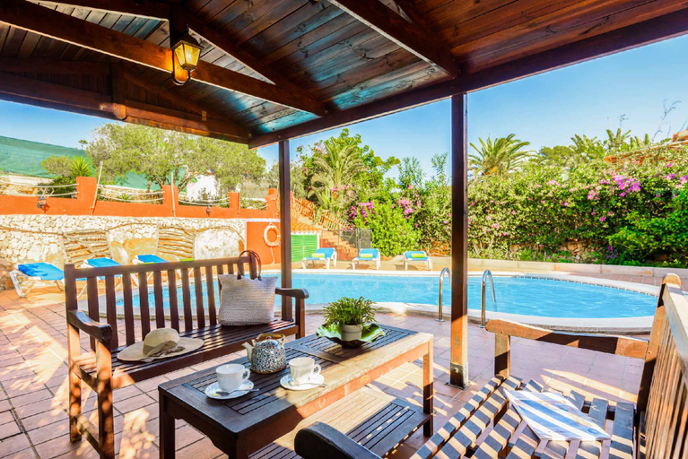 Others 5, Villa Paula, Baleares