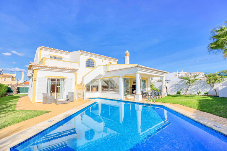 Others 4, Villa Jeanic, Albufeira