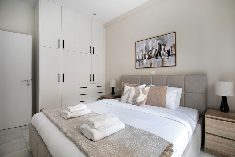 Room 5, Kolonaki Cocoon - 2-BR Stylish Apt with Backyard in Kolonaki, Attica