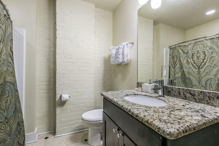 Bathroom 3, Merchant Lofts, Orleans