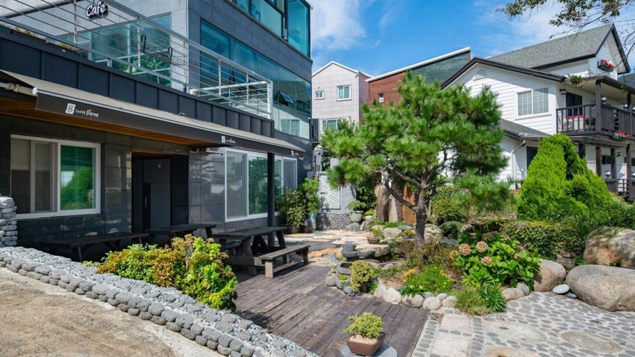 Exterior & Views 1, Geojae Maraepos Pension, Geoje