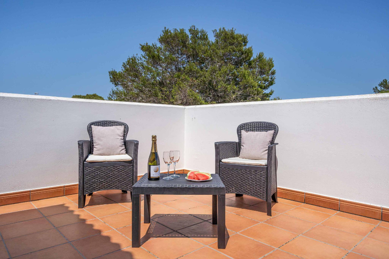 Others 4, Villa Flores Blanes, Baleares