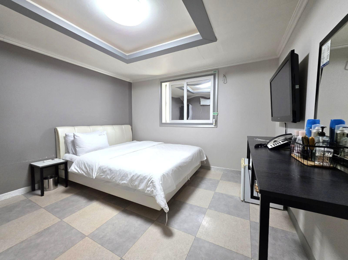 Bedroom 3, Miryang Cannes, Miryang