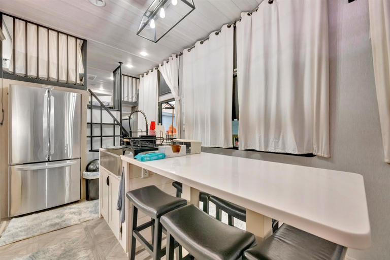 Private kitchen 3, Ultimate Glamping & Fun Adventure Hub, Hernando
