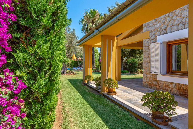 Others 5, Villa Formosa, Baleares