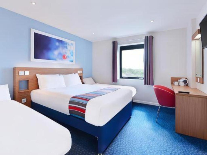 Bedroom 5, Travelodge Milton Keynes Shenley Church, Milton Keynes