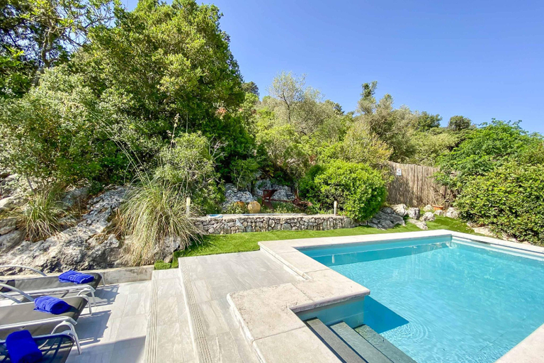 Others 4, Villa Guineu, Baleares