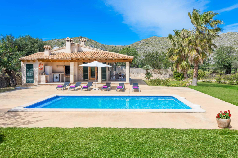 Others 4, Villa Marilen Petit, Baleares