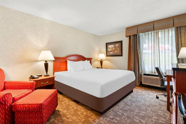 Bedroom 3, Quality Inn Edison-New Brunswick, Middlesex