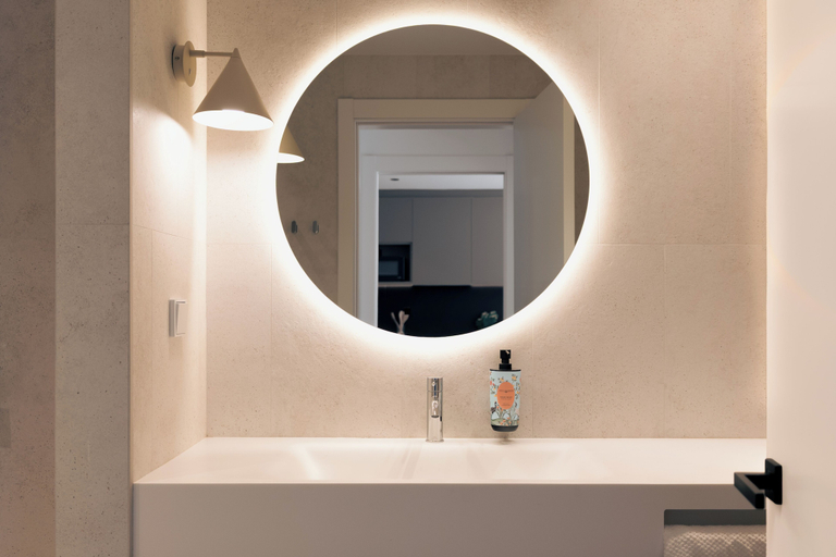 Bathroom 4, Can Milà Apartments, Barcelona