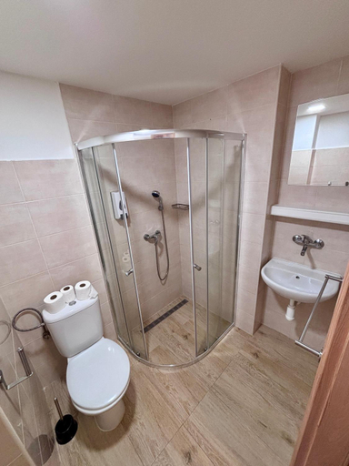 Bathroom, Sporthostel Scandinavia, Praha 6