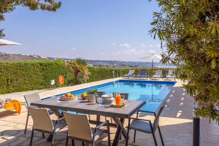 Others 5, Villa Olivia Coral