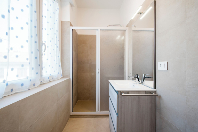 Bathroom 2, Bramante Apartment, Milano