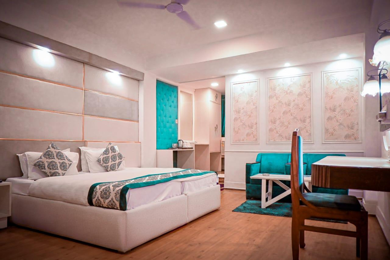 Bedroom 3, Hotel Samrat, Kaushambi