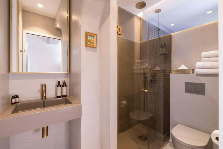 Bathroom 5, Hôtel Pilgrim, Paris