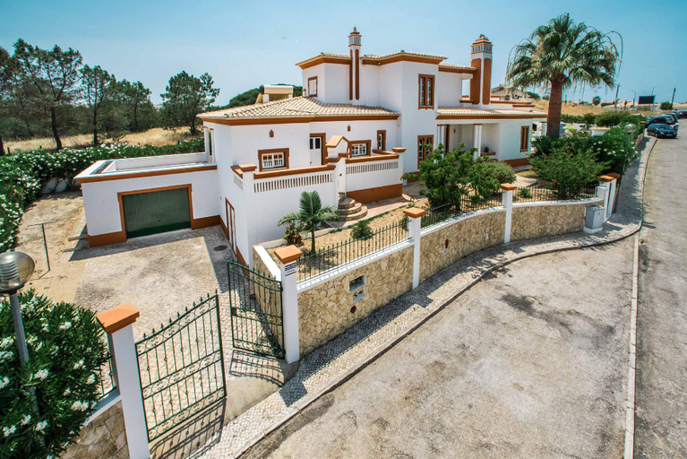 Others 5, Villa Bitoque, Albufeira