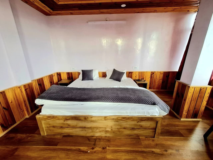Room 4, Narkanda Heights, Shimla