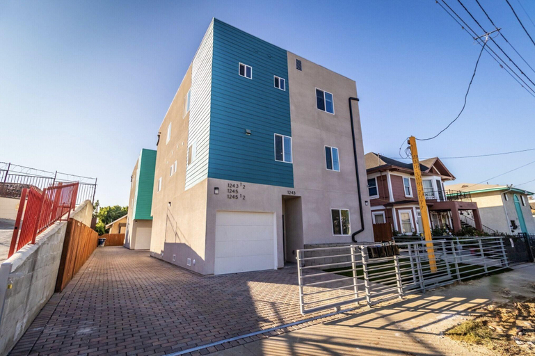 Exterior & Views 1, Modern Homestay 2, Los Angeles