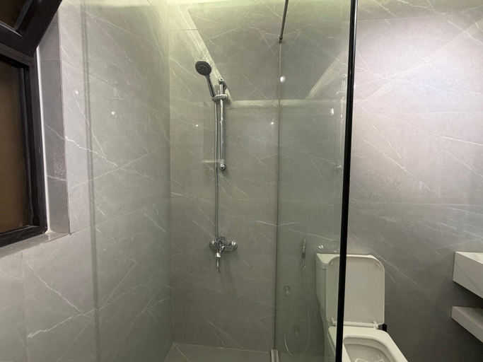 Bathroom 3, 006 JRE apartment with stunning boulevar, Wadi Essier