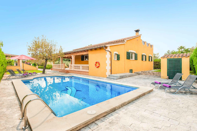Others 2, Villa Raquel, Baleares