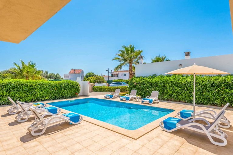 Others 2, Villa Sonia, Baleares