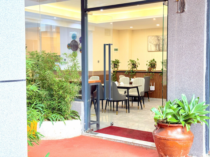 Outdoor dining, UCL Homes, Dagoretti North