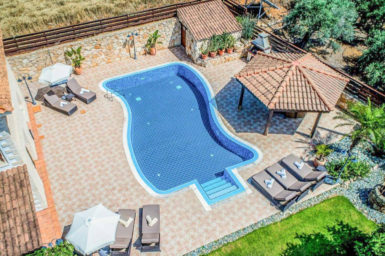 Others 5, Villa Nikos Argaka