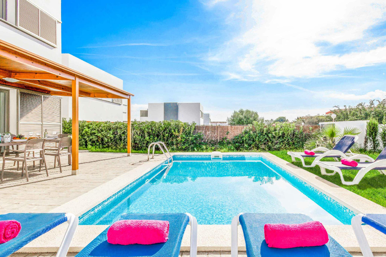 Others 5, Villa Marinda, Baleares