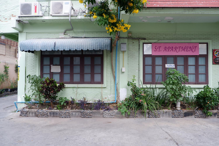 Exterior & Views 1, Laidback Place Apartment, Wattana