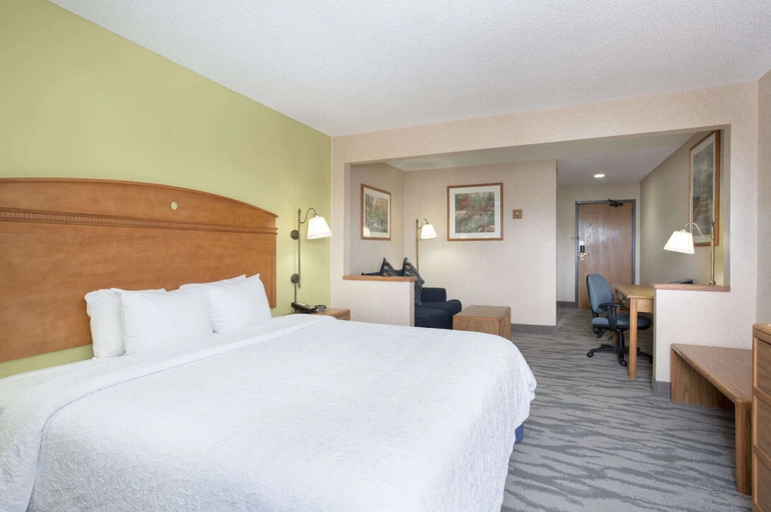 Room 3, FairBridge Inn & Suites Thornton, Adams