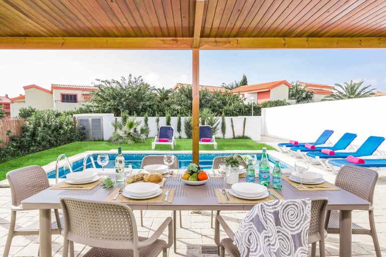 Others 3, Villa Marinda, Baleares