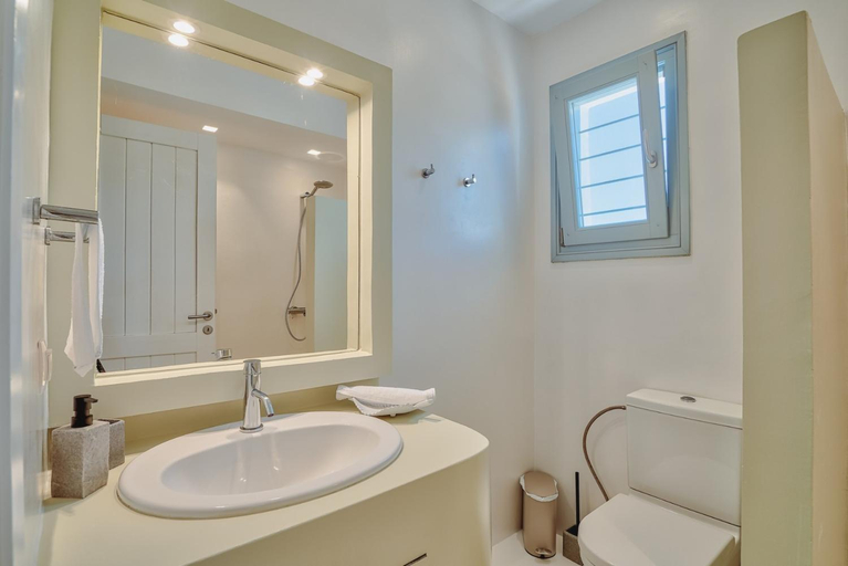 Bathroom 3, Villa Afroditi A, South Aegean