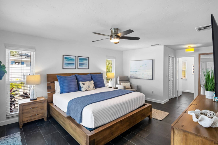 Exterior 2, Mermaid Cove, Sarasota