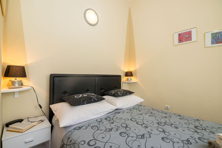 Others 3, Apartments Mirjana, Marina