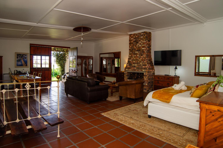 Bedroom 3, African Vineyard Boutique Hotel & SPA, Siyanda