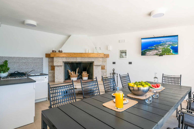 Others 2, Villa Rosewood, Sveta Nedelja